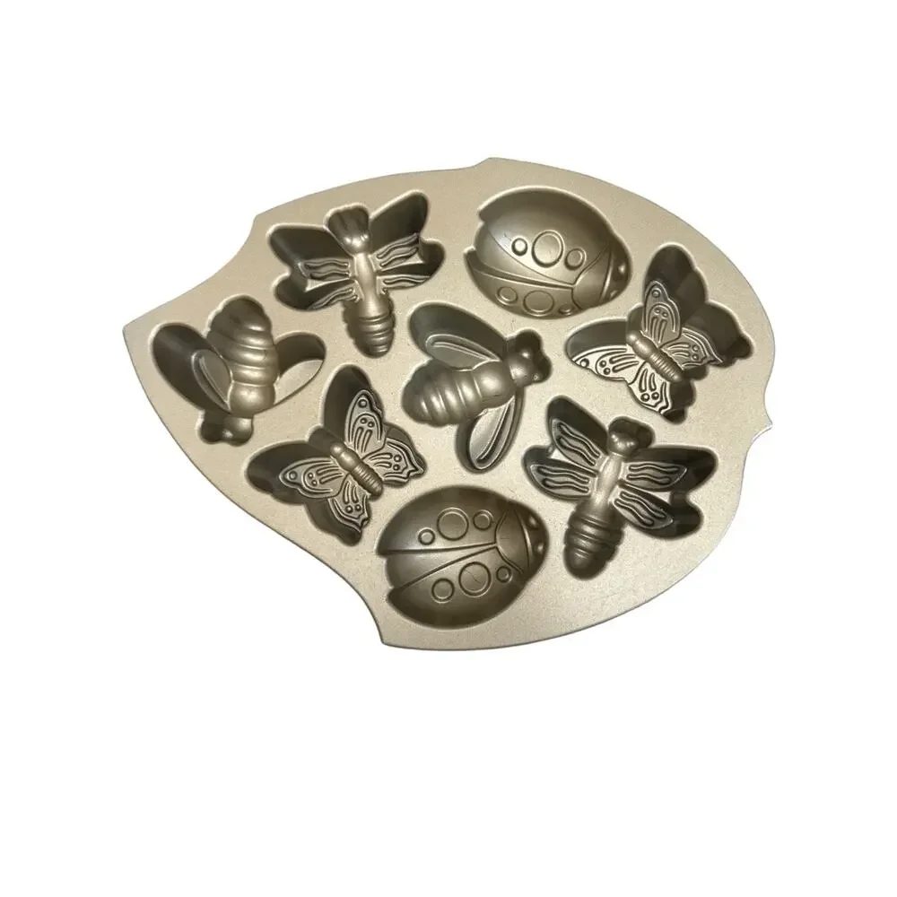 Nordic Ware Williams Sonoma Backyard Bugs Gold Aluminum Baking Pan